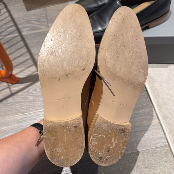 TWO pairs of Italian leather loafers - Everlane - 9 - Picture 4 of 8